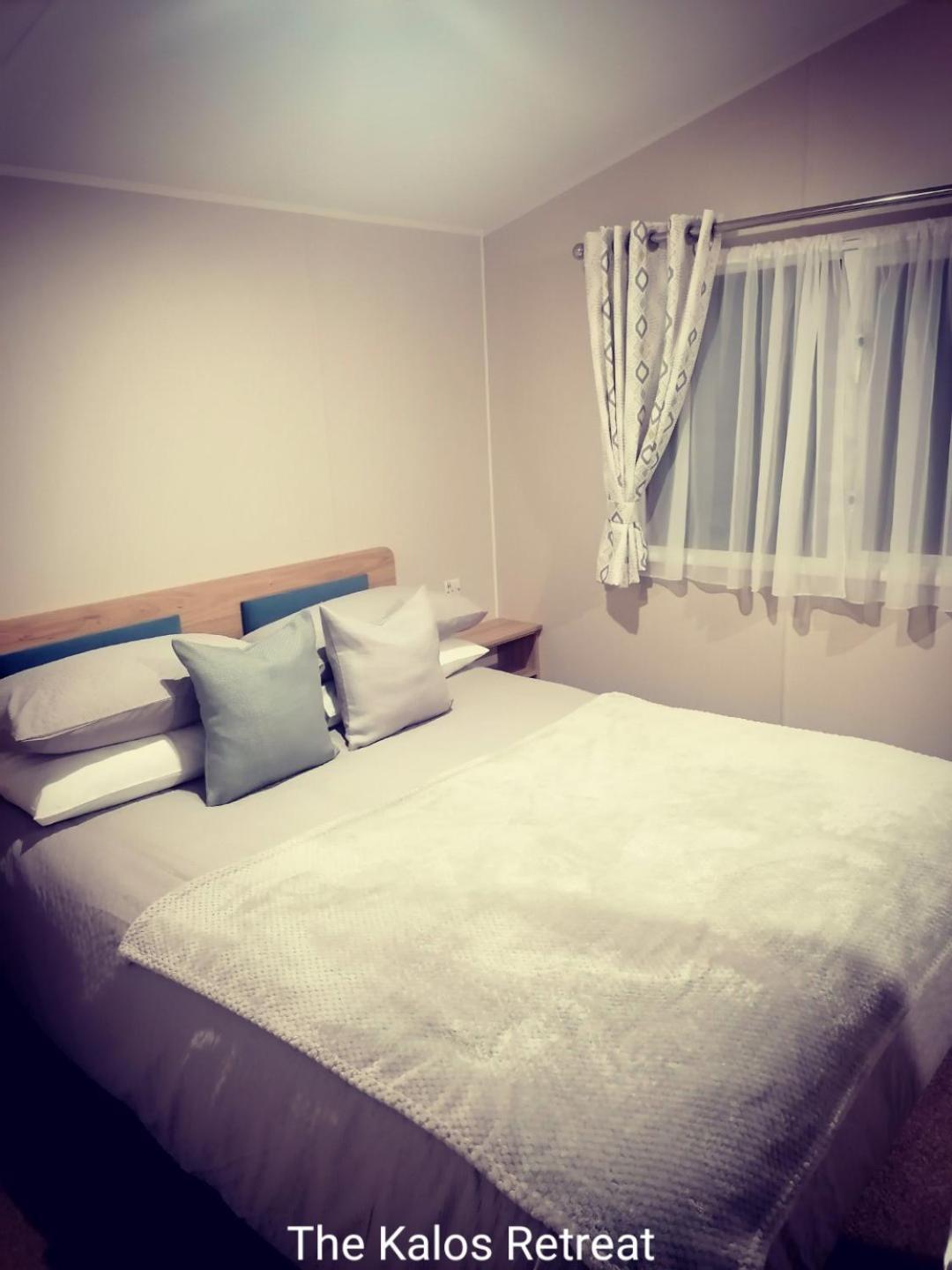 The Kalos Retreat - Hot Tub Lodge With Free 18 Hole Golf Course Swarland Экстерьер фото